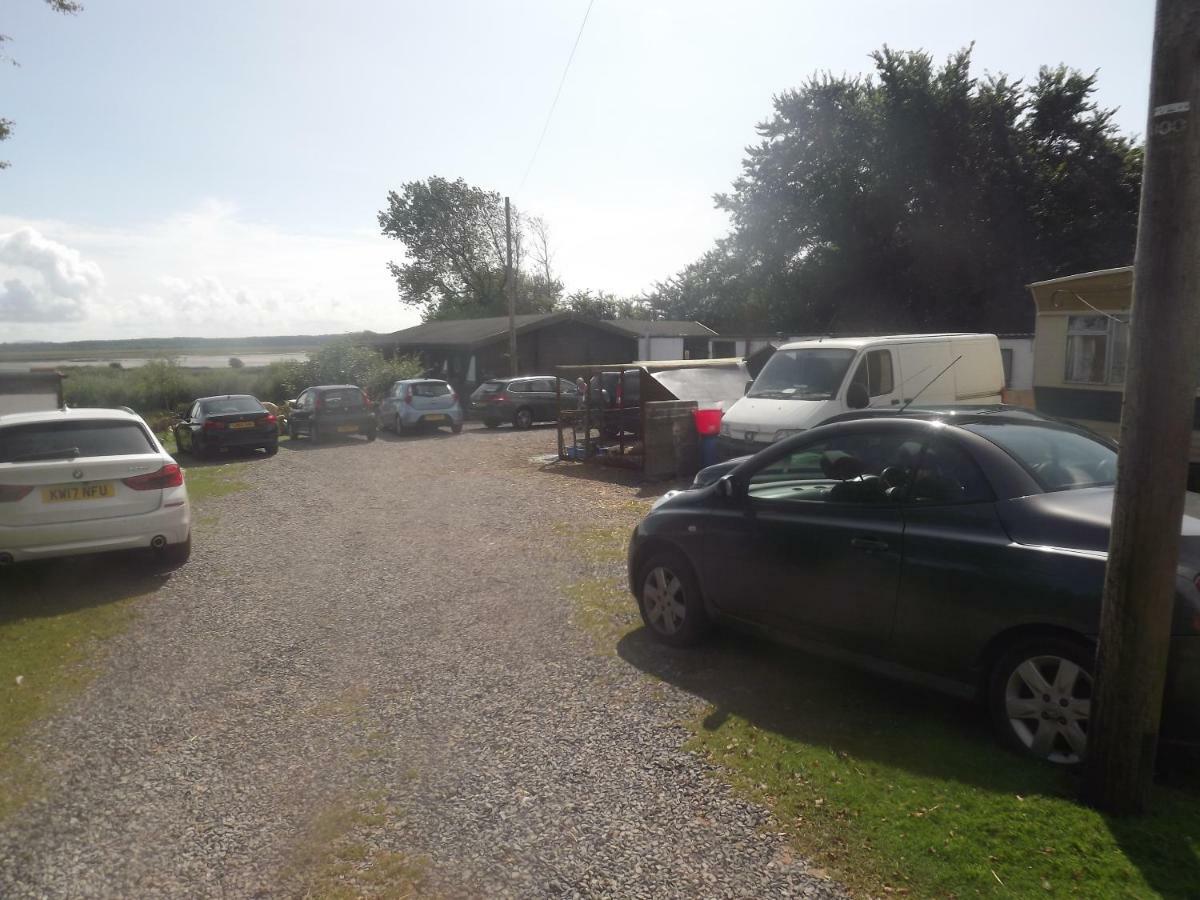 Marsh Water Ponds Fishery Villa Kidwelly Eksteriør bilde